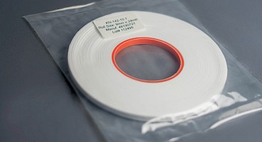 Lateral flow sample filtration pads